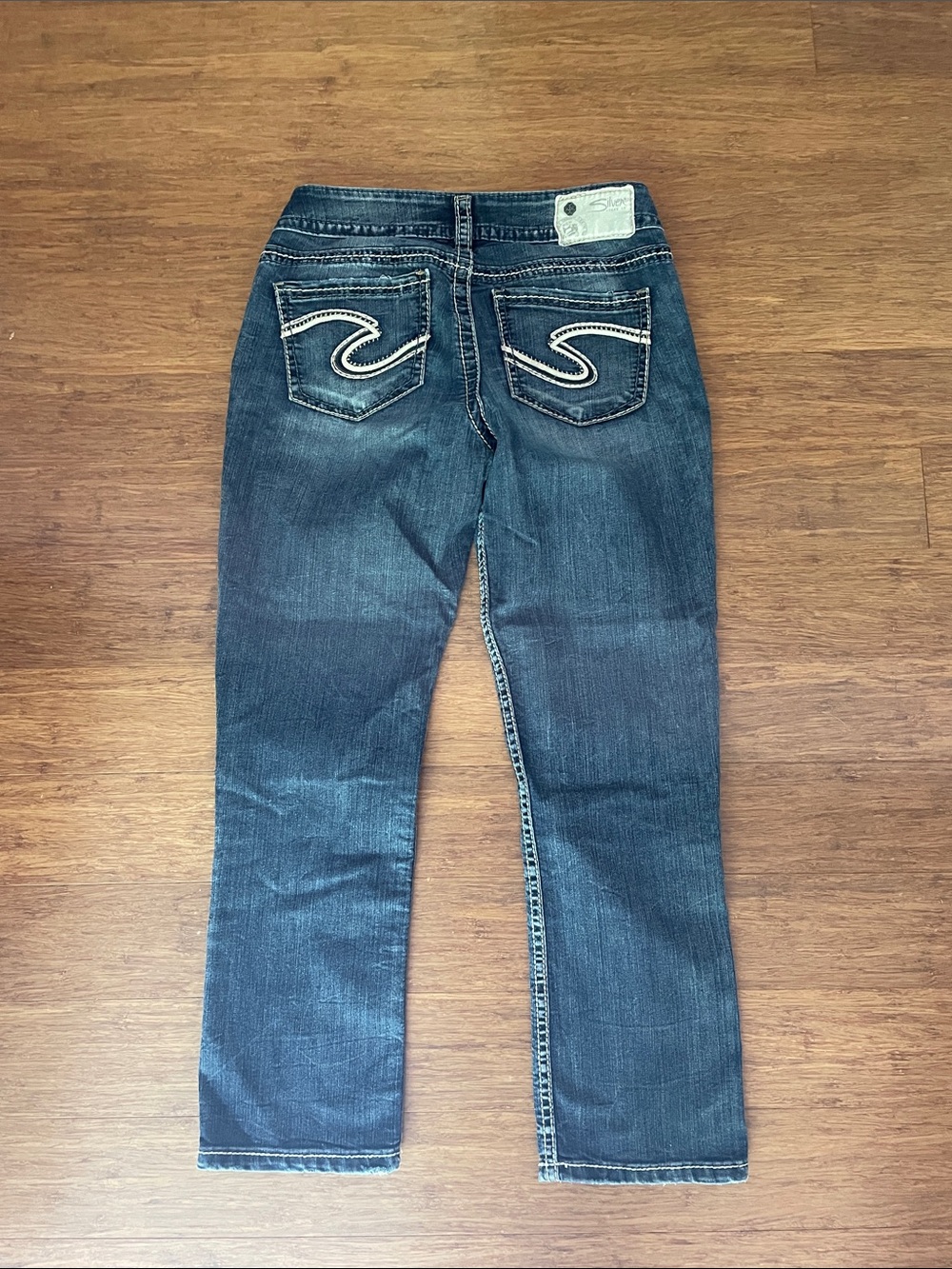 Silver Jeans Women's Indigo Straight Leg Jeans with Contrast Pocket Stitching
